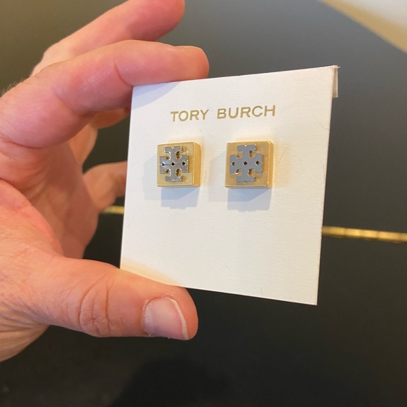 NWT Authentic luxury minimalist Tory Burch Block T Logo Stud Earrings